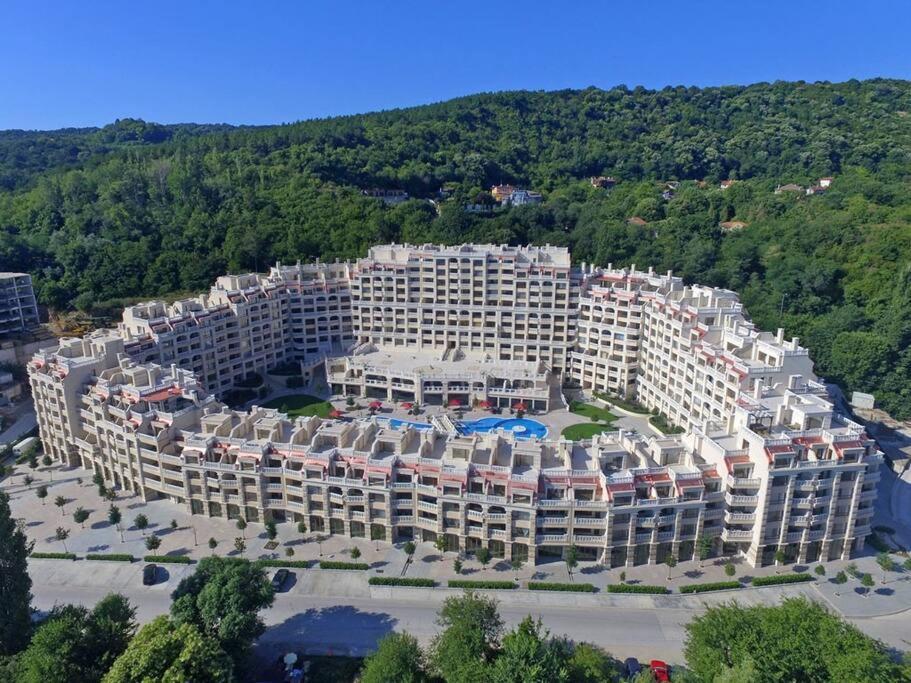 Beachfront Panoramic Flat @ South Bay Residence Varna Exteriér fotografie