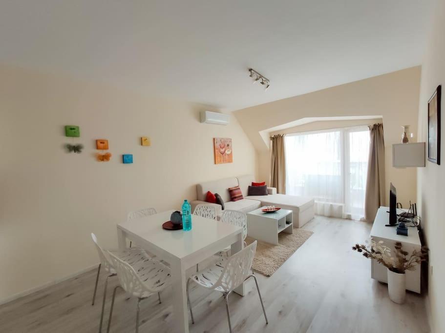 Beachfront Panoramic Flat @ South Bay Residence Varna Exteriér fotografie